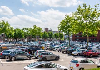 geparkeerde auto's